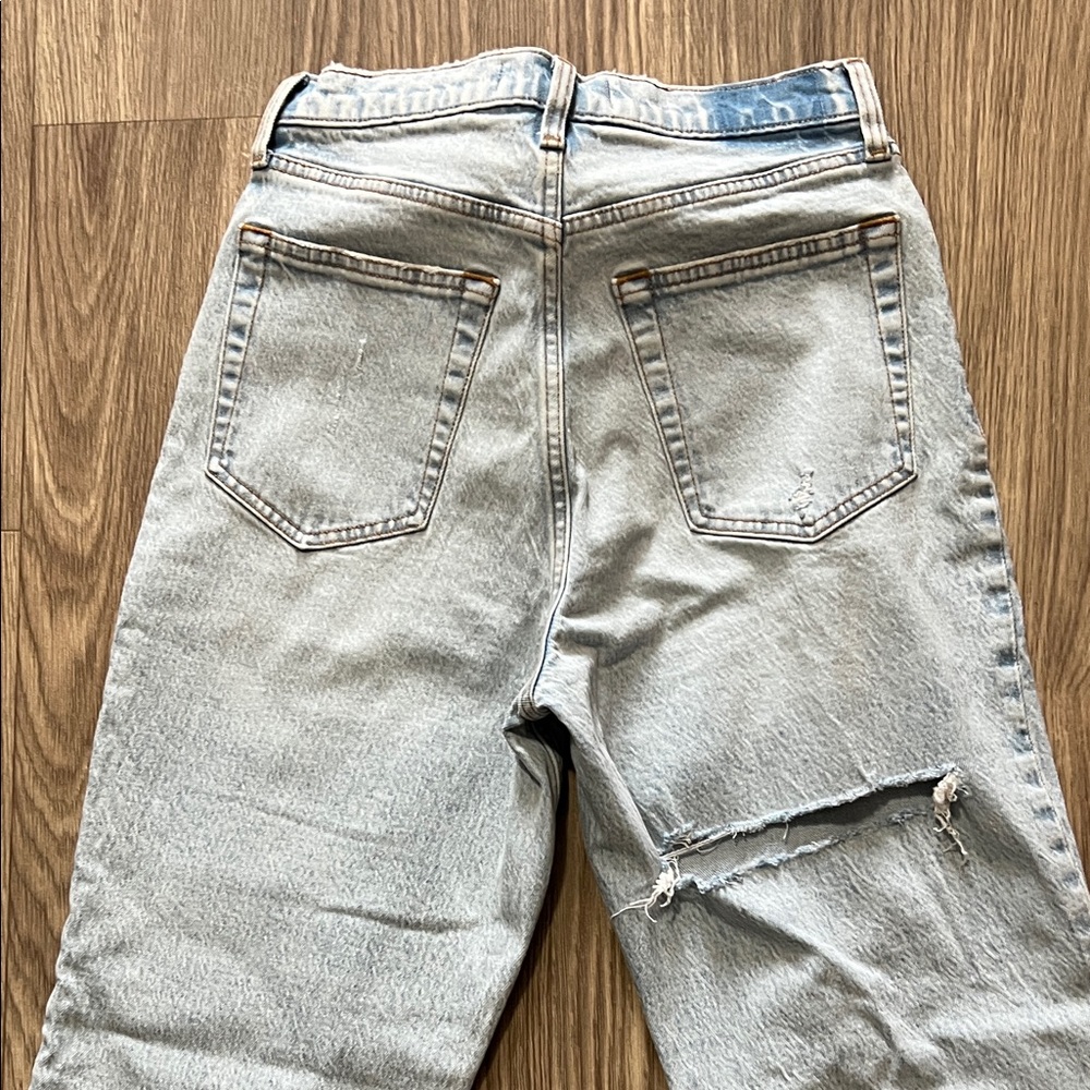 NWT Abercrombie & Fitch Women’s “the ‘90s Straight Ultra High Rise” Light Wash - Picture 11 of 12